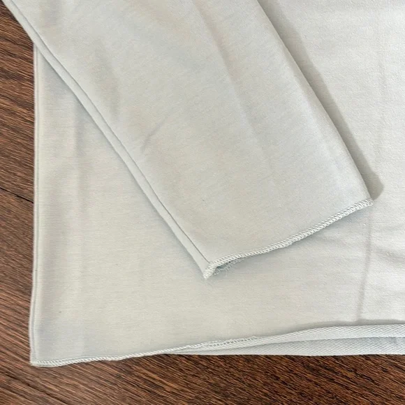 Women’s Light Blue Long Sleeve Shirt with '1989' Print (size M) - Picture 4 of 6